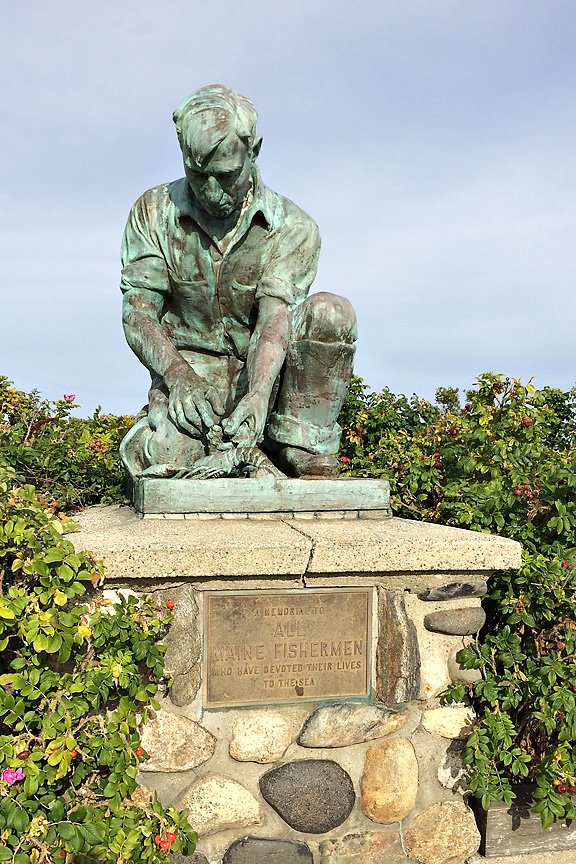 lobsterman monument, bailey island-jolie